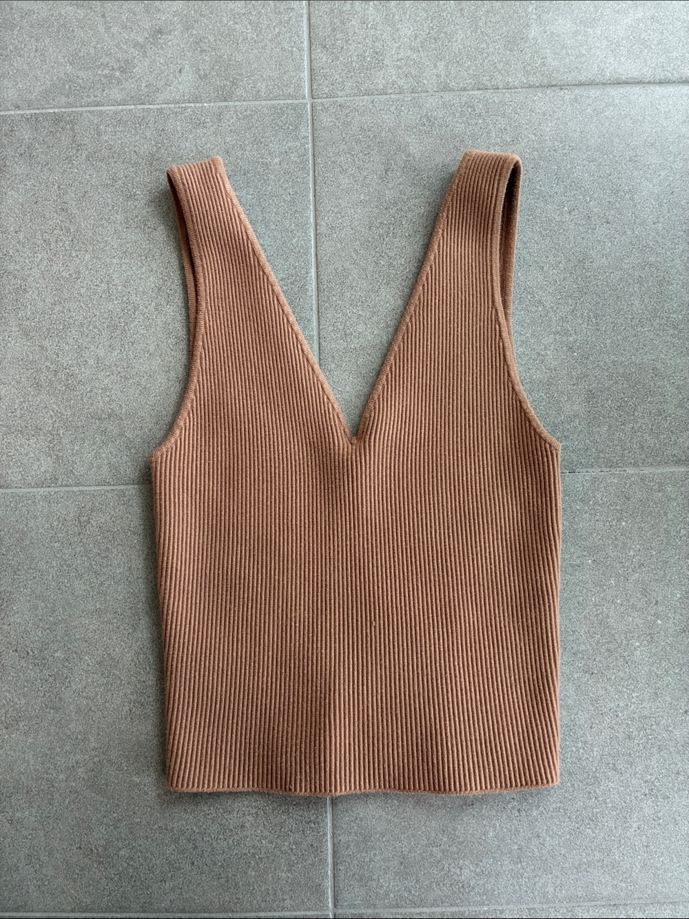 Abercrombie & Fitch Ribbed Knit V-Neck Tank Top Brown Small